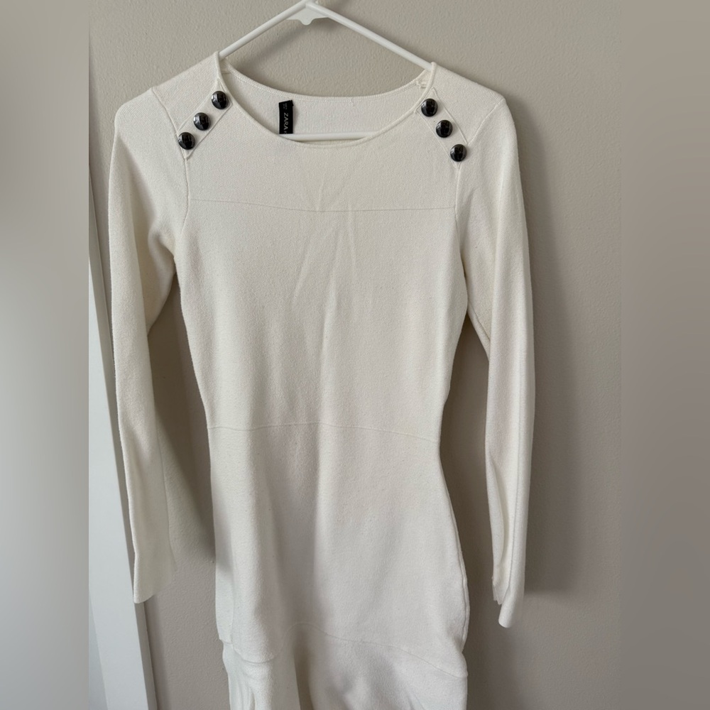 Zara White Long Sleeve Top with Button Accents